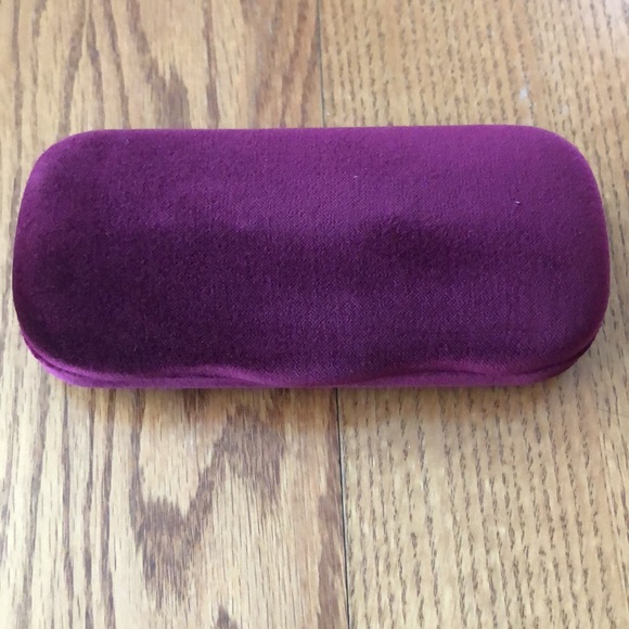 🕶 NEW Gucci Velvet hard clam-shell case - Picture 2 of 3